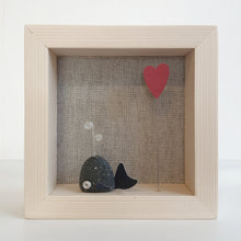 Carica l&#39;immagine nel visualizzatore di Gallery, Balenottera e cuoricino su sfondo grigio MINI