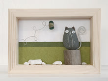 Carica l&#39;immagine nel visualizzatore di Gallery, Gatto con farfallina su sfondo verde MIDI