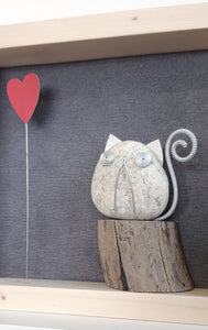 Gattino su sfondo grigio con cuore MIDI