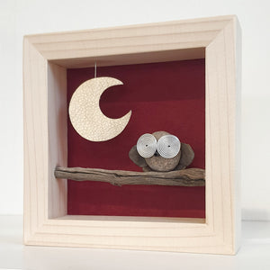 Gufetto su sfondo amaranto con luna dorata MINI