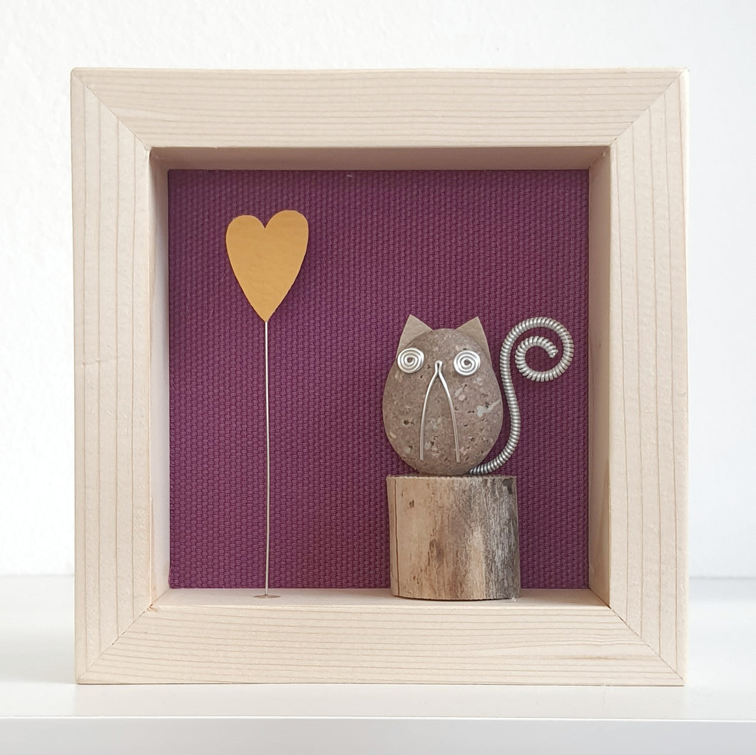 Gattino su sfondo viola con cuore giallo MINI