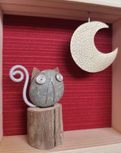 Carica l&#39;immagine nel visualizzatore di Gallery, Gattino e luna su sfondo amaranto MINI
