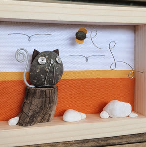 Gatto con farfallina su sfondo arancio MIDI