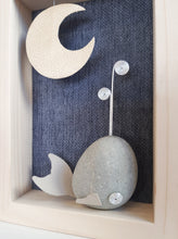 Carica l&#39;immagine nel visualizzatore di Gallery, Balenottera e luna su sfondo azzurro MIDI