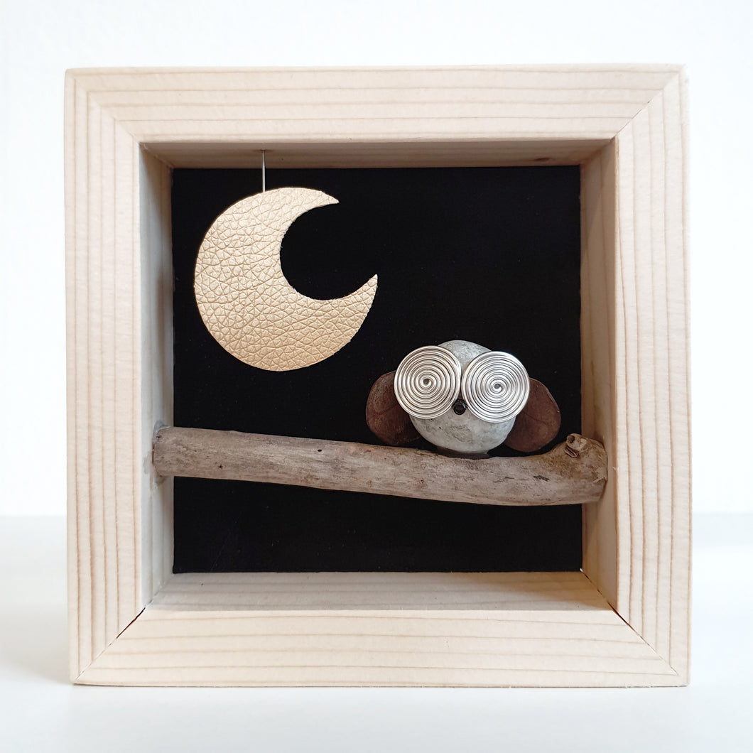 Gufetto su sfondo nero con luna dorata MINI