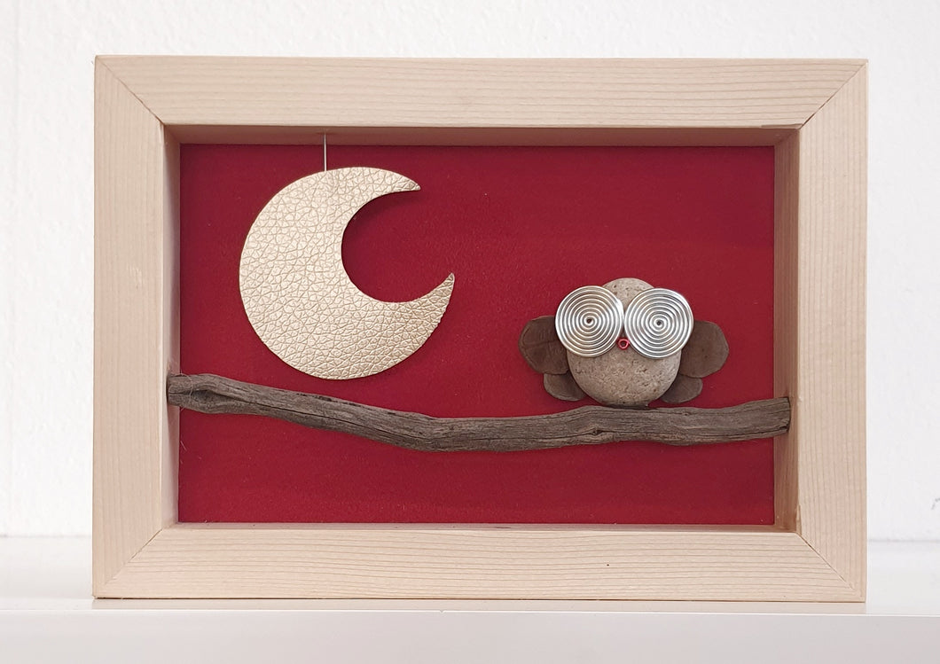 Gufetto sul ramo e luna su sfondo amaranto MIDI