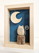 Carica l&#39;immagine nel visualizzatore di Gallery, Gatto che guarda la luna con sfondo petrolio MIDI
