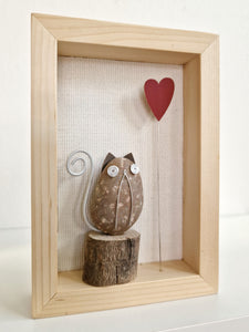 Gattino e cuore su sfondo beige MIDI