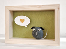 Carica l'immagine nel visualizzatore di Gallery, Cagnolino e cuore su sfondo verde