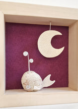 Carica l'immagine nel visualizzatore di Gallery, Balenottera e luna su sfondo viola MINI