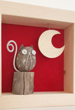 Carica l&#39;immagine nel visualizzatore di Gallery, Gattino e luna su sfondo amaranto MINI