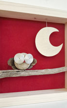 Carica l'immagine nel visualizzatore di Gallery, Gufo e luna su sfondo rosso MAXI