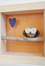 Carica l'immagine nel visualizzatore di Gallery, Gufetto su sfondo arancio con cuore viola MINI