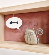 Carica l&#39;immagine nel visualizzatore di Gallery, Gattino e lisca su sfondo cipria