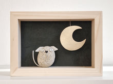 Carica l'immagine nel visualizzatore di Gallery, Cagnolino e luna su sfondo verde bosco