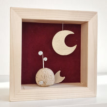 Carica l'immagine nel visualizzatore di Gallery, Balenottera e luna su sfondo amaranto MINI