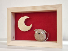 Carica l'immagine nel visualizzatore di Gallery, Cagnolino e luna su sfondo rosso