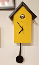 Carica l&#39;immagine nel visualizzatore di Gallery, Orologio a pendolo giallo