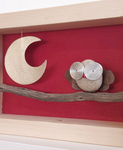 Gufetto sul ramo e luna su sfondo amaranto MIDI