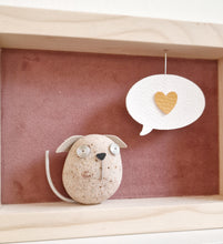 Carica l'immagine nel visualizzatore di Gallery, Cagnolino e cuore su sfondo cipria