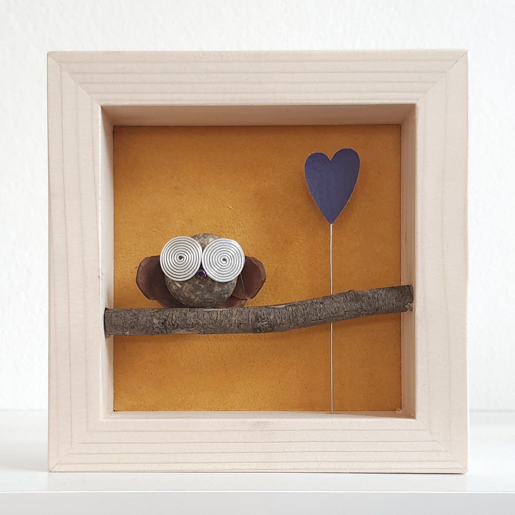 Gufetto su sfondo senape con cuore viola MINI