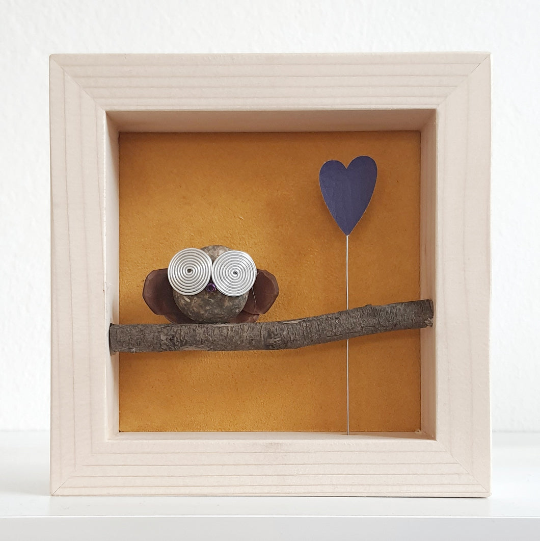 Gufetto su sfondo senape con cuore viola MINI