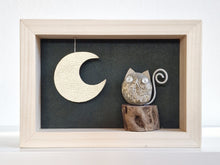 Carica l'immagine nel visualizzatore di Gallery, Gatto che guarda la luna con sfondo verde MIDI
