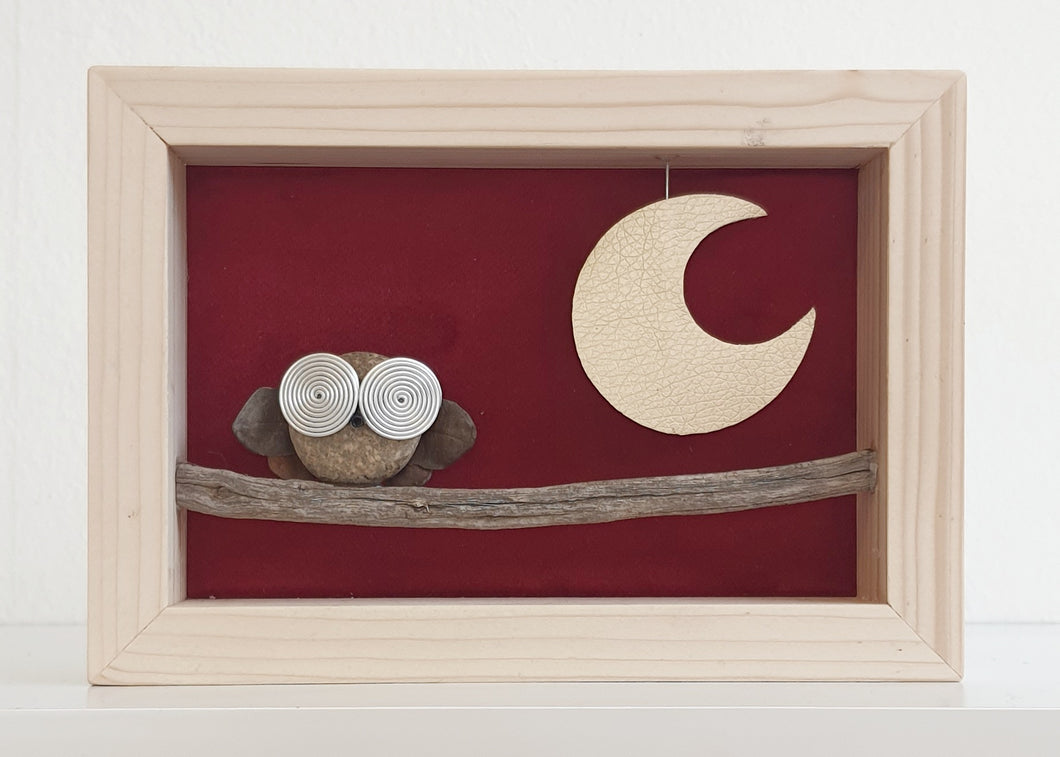 Gufetto sul ramo e luna su sfondo amaranto MIDI