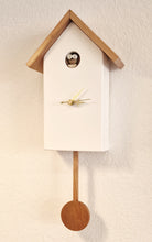 Carica l&#39;immagine nel visualizzatore di Gallery, Orologio a pendolo bianco e ciliegio