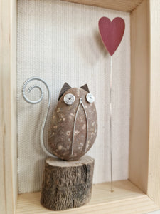 Gattino e cuore su sfondo beige MIDI