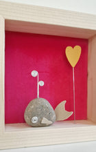 Carica l'immagine nel visualizzatore di Gallery, Balenottera e cuoricino su sfondo fucsia MINI