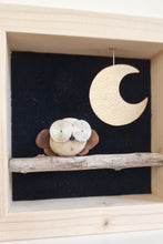 Carica l'immagine nel visualizzatore di Gallery, Gufetto su sfondo nero con luna dorata MINI