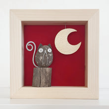 Carica l&#39;immagine nel visualizzatore di Gallery, Gattino e luna su sfondo amaranto MINI