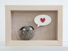 Carica l&#39;immagine nel visualizzatore di Gallery, Cagnolino e cuore su sfondo beige