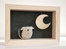 Carica l'immagine nel visualizzatore di Gallery, Cagnolino e luna su sfondo verde bosco