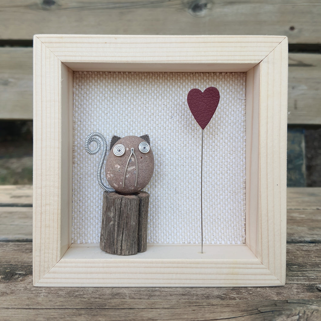 Gattino e cuore su sfondo panna MINI