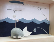 Carica l&#39;immagine nel visualizzatore di Gallery, Balenottera su sfondo blu notte MINI
