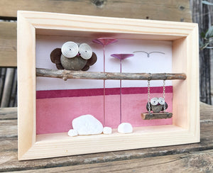 Gufetto sull'altalena con sfondo rosa MIDI